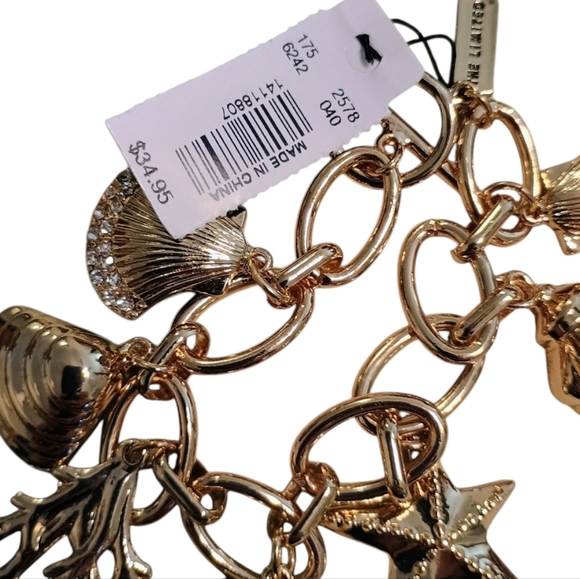 NWT The Limited Gold Seashell Charm Chain Link Bracelet Coastal Beach - Picture 2 of 2